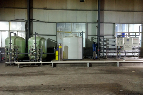  安徽亳州利辛縣15T單級反滲透設備安裝調試